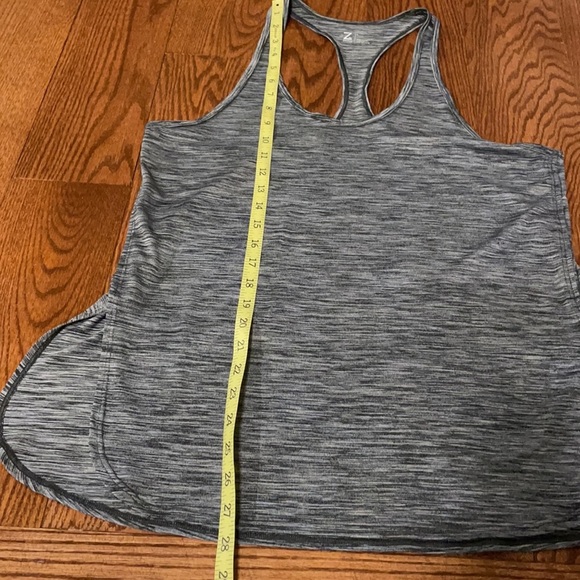 Z BY ZELLA RACER BACK ACTIVE TANK. black / grey lines Size Large - Picture 9 of 9
